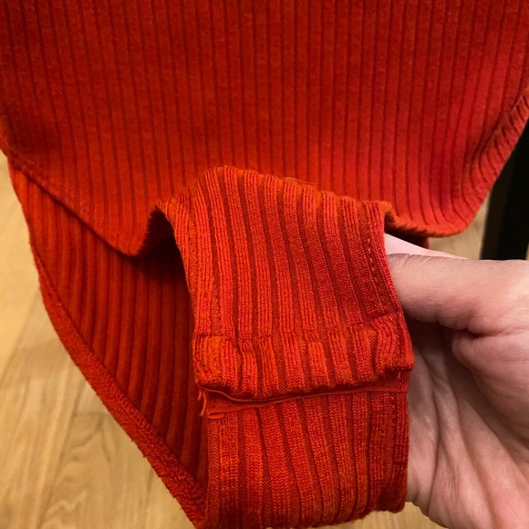 Topshop women's red Bodysuit
Size US 8 - Picture 10 of 16